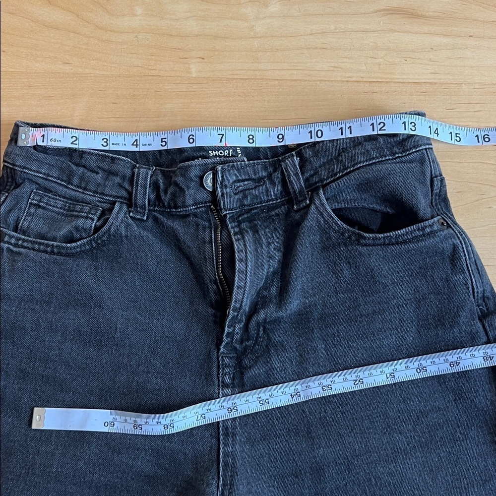 Women’s Washed Black and Tan shorts Bundle. Size 27w - Picture 3 of 10